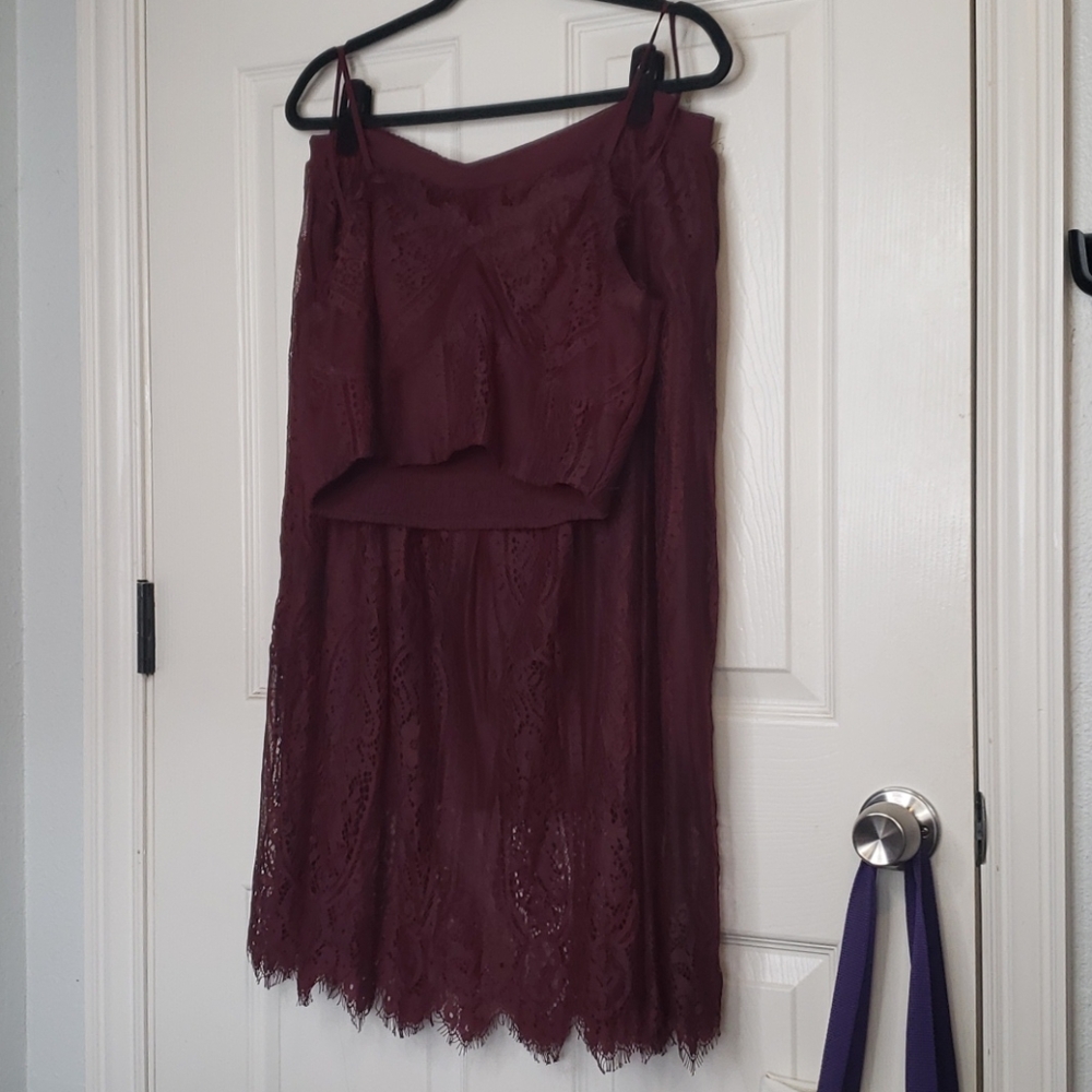 Burgundy Set - Picture 2 of 7
